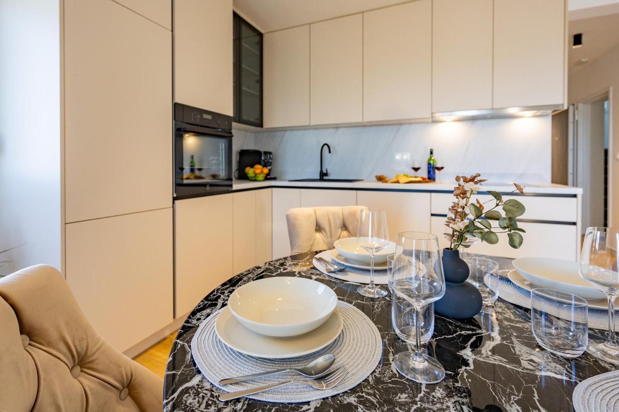Kotisina J Apartment Makarska